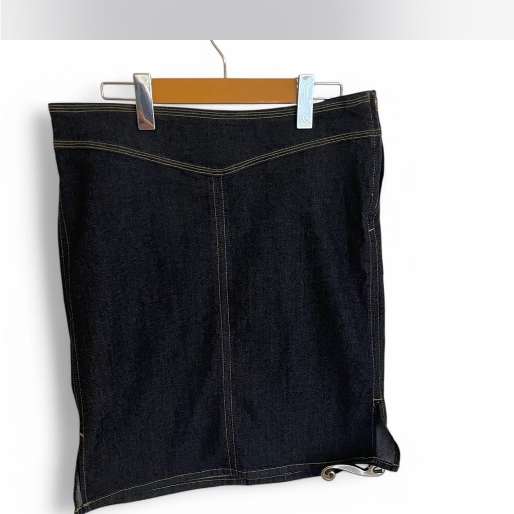 Vintage Hollywood Classic Dark Blue Denim Skirt in size 32